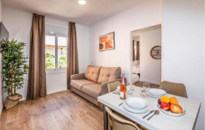 Stunning apartment in Lloret de Mar with WiFi and 2 Bedrooms